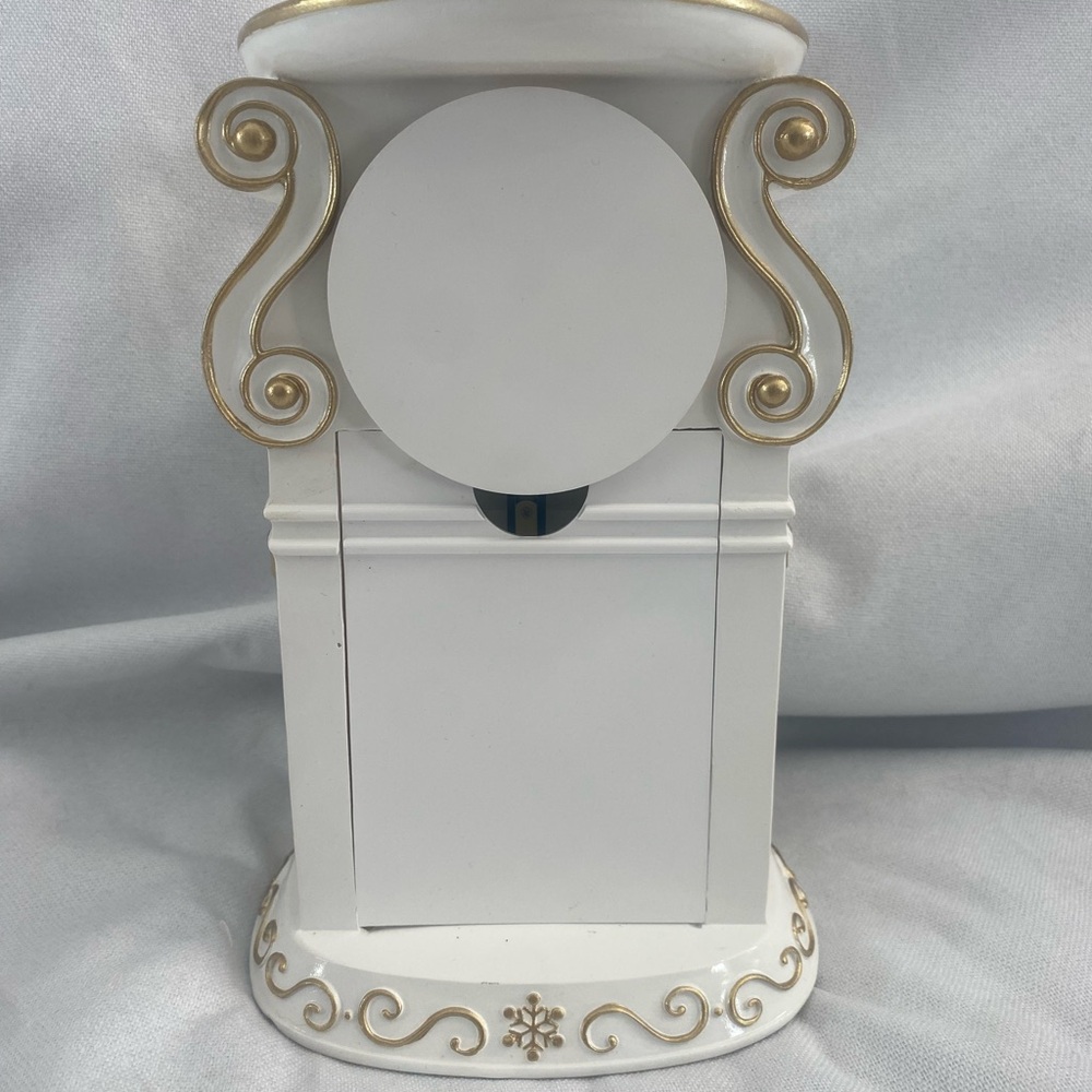 Bath & Body Works 3- Wick Candle Holder and Clock - Picture 4 of 4